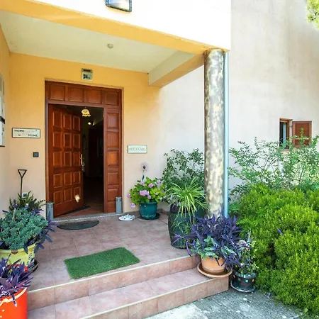 Apartamento House Pola *